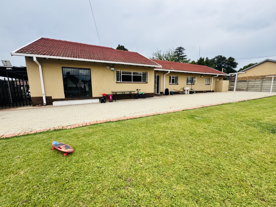 4 Bedroom Property for Sale in La Hoff North West